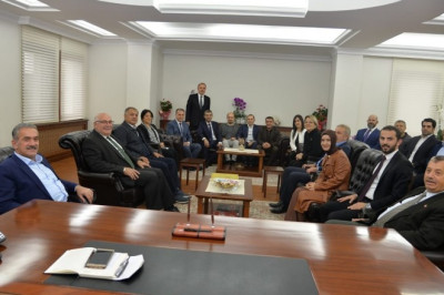 AK PARTİLİ HEYET VALİ EROL’U ZİYARET ETTİ