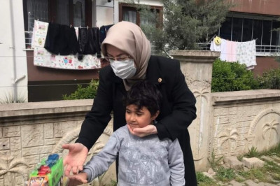 AKYOL VE BAĞATAR 23 NİSANDA ÇOCUKLARI UNUTMADI