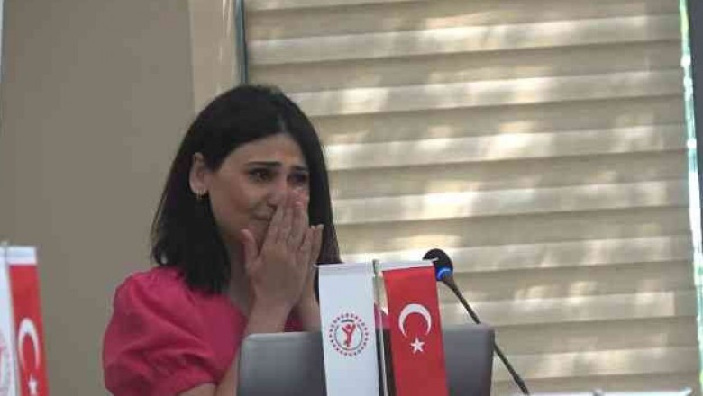 Azerbaycanlı gazeteci Karabağ’ın geri alındığı için gözyaşları içinde teşekkür etti