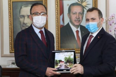 Bakan Kasapoğlu: '10 bin pota projemizin 110 tanesini Yalova'ya kazandıracağız'