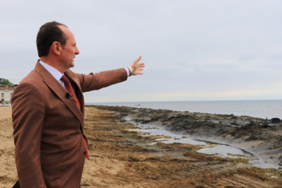 ÇİFTLİKKÖY SAHİLİNDE TEMİZLİK ALARMI