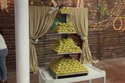 Düğünde pasta yerine baklava kestiler