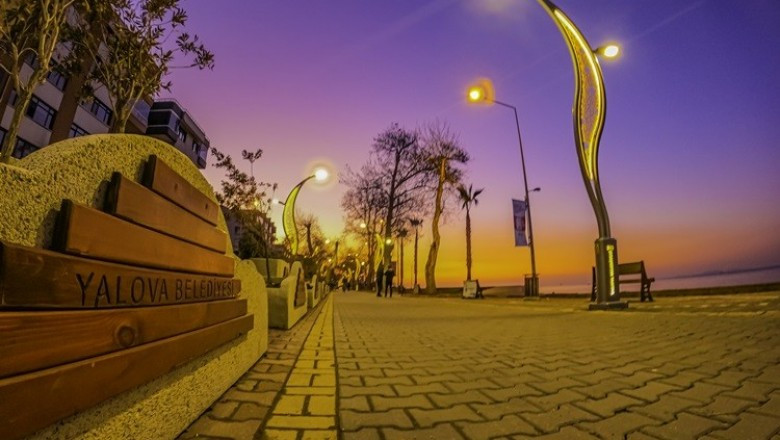 GAZİPAŞA CADDESİ’NDE BANKLAR YENİLENDİ