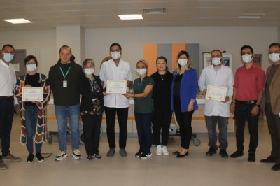 KEMOTERAPİ  ÜNİTESİNE TEŞEKKÜR EDİLDİ