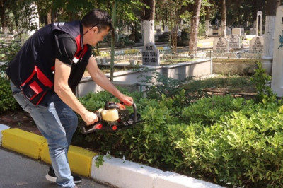 KURBAN BAYRAMI ÖNCESİ MEZARLIKLARDA HUMMALI ÇALIŞMA BAŞLATILDI