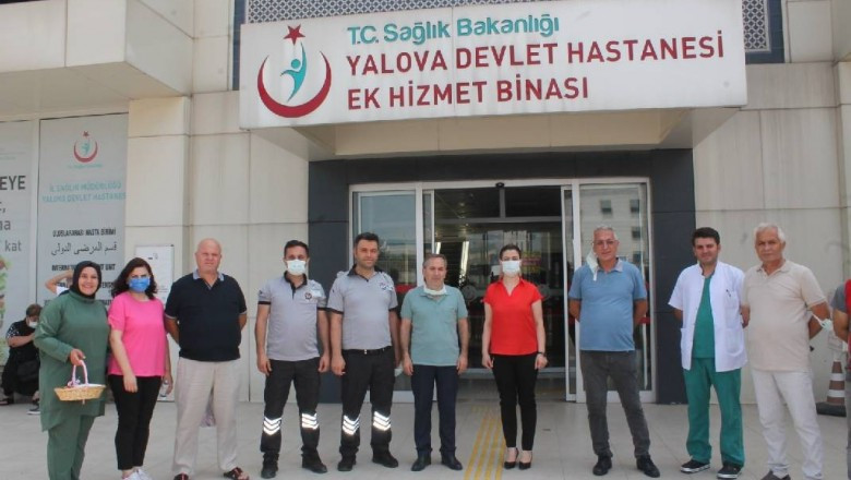 SAĞLIK NÖBETÇİLERİMİZE BAYRAM ZİYARETİ