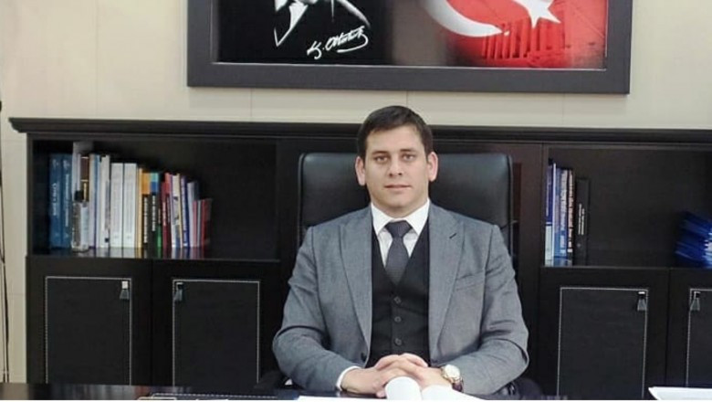 SAHİLDEKİ BEYAZ TABAKANIN NEDENİ BELLİ OLDU