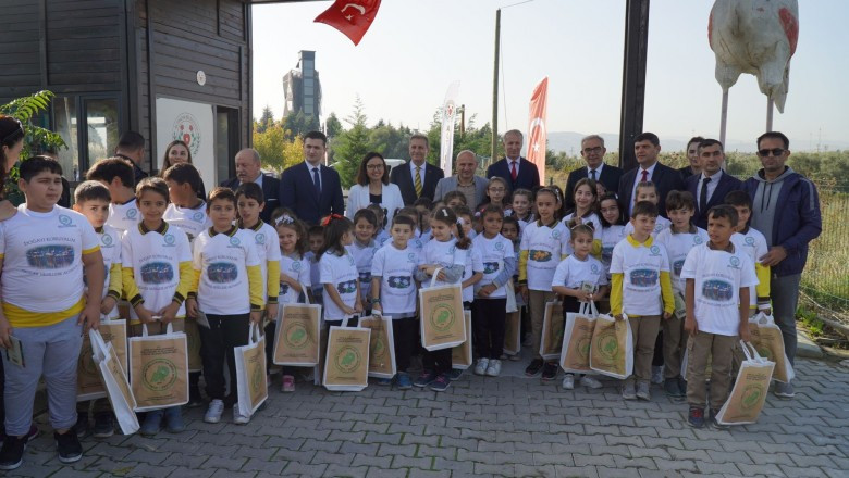 VALİ KAYA: ÇOCUKLAR İÇİN BARIŞ İSTEMELİYİZ