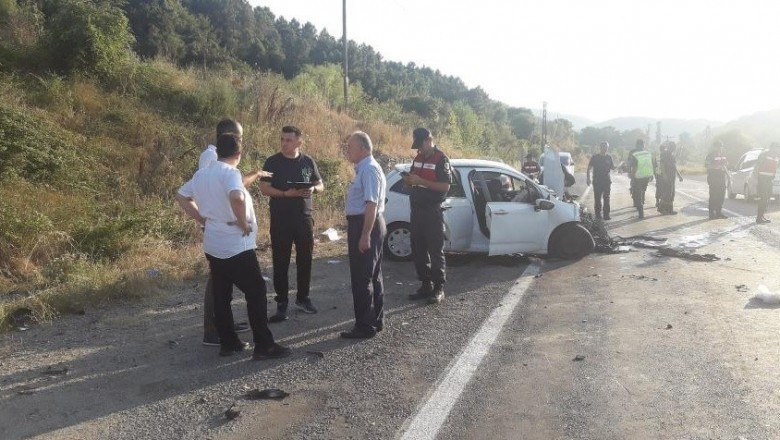 YALOVA'DA FECİ KAZA: 2 ÖLÜ, 5 YARALI