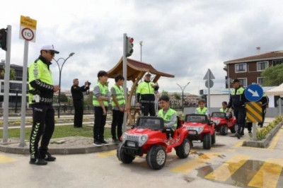 YALOVA’DA TRAFİK EĞİTİM HAFTASI RENKLİ GEÇİYOR