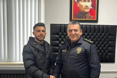 Yolda Bulunan 20 Bin Lira Sahibine Teslim Edildi