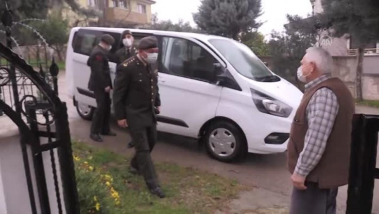 Zeliha ninenin ördüğü yün çoraplar Mehmetçiğin içini ısıttı