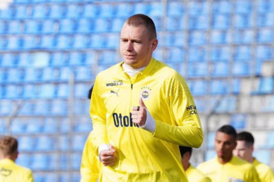 Fenerbahçe'nin eski stoperi Attila Szalai'nin yeni adresi belli oldu! Resmen imzayı attı...