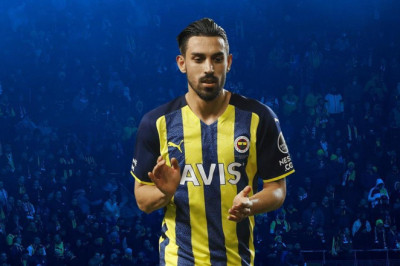 SON DAKİKA | Fenerbahçe, sözleşmesi sona erecek olan İrfan Can Kahveci ile yeni kontrat imzaladı!