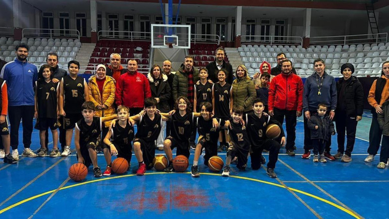 Erdemli’de gençler basketbola yöneldi