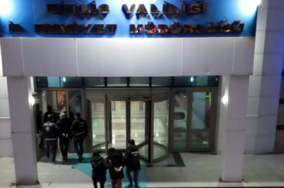 İranlı 3 yolcunun mide ve bağırsaklarından 1 kilo 126 gram metamfetamin çıktı