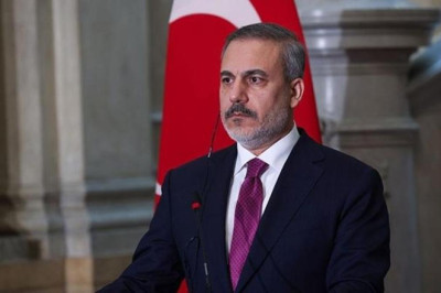 Dışişleri Bakanı Hakan Fidan, AB Komisyonu üyesi Lahbib ile görüştü