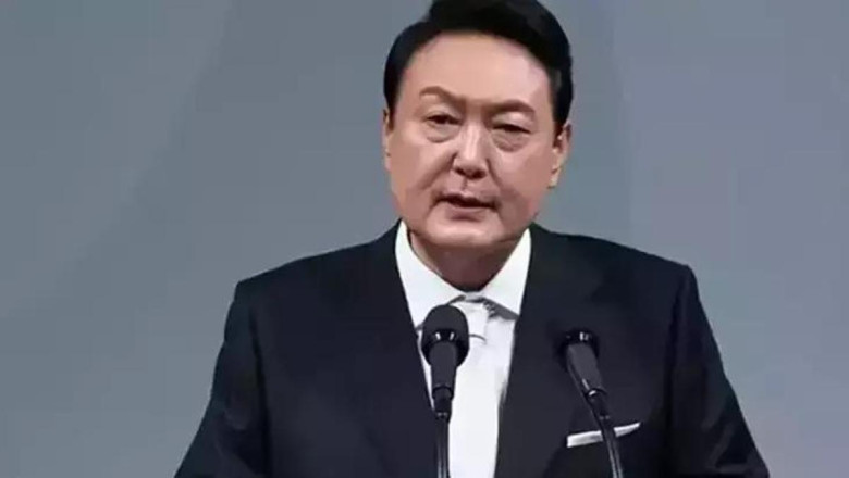 Güney Kore'de devlet başkanlığı görevinden uzaklaştırılan Yoon, tek kişilik hücrede tutuluyor