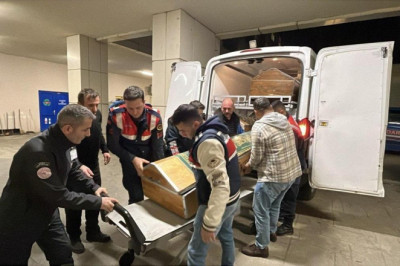 Ormandaki kulübede başına baltayla vurulan kişi öldü