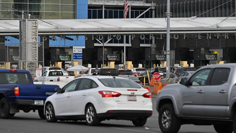 ABD'de yeni yönetim mültecilerin seyahatlerini askıya aldı