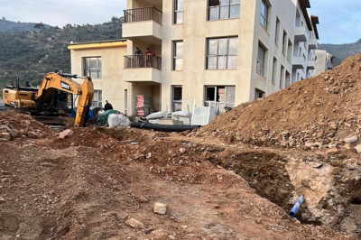 İzmir'de inşaat alanındaki göçükte kalan işçi kurtarıldı
