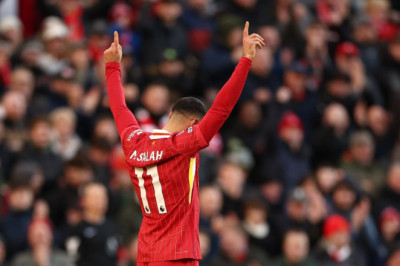 Mohamed Salah, Thierry Henry’i geçmeyi başardı