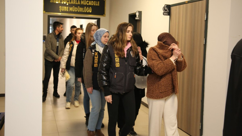 7 ilde vatandaşları 110 milyon 255 bin TL dolandıran şebeke çökertildi