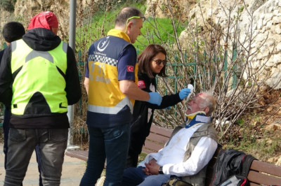 Antalya'da alkol alıp falezlerden düşen şahsın sağlık ekipleriyle ilginç diyaloğu