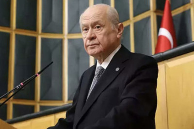 Devlet Bahçeli kürsüde Kartalkaya'yı andı: Gözyaşlarını tutamadı