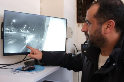 Erzincan'da müezzin, mahalleye inen kurtlardan son anda kurtuldu