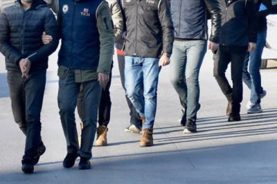İstanbul merkezli 7 ilde FETÖ operasyonu: 12 gözaltı