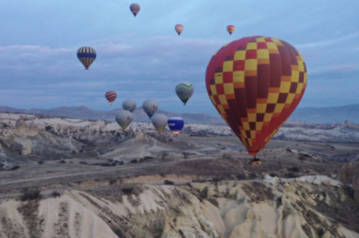 Kapadokya'da sıcak hava balonları rekora uçtu