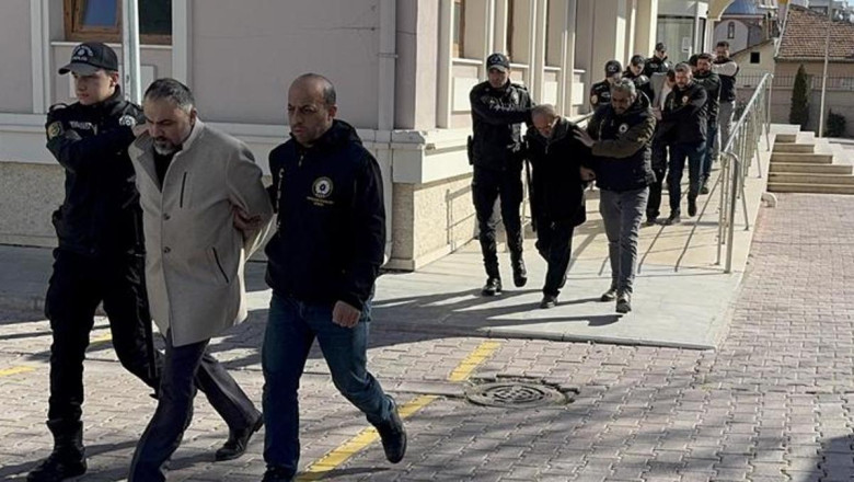 Konya'da çöken bina ile ilgili 6 kişi tutuklandı