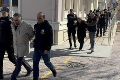 Konya'da çöken bina ile ilgili 6 kişi tutuklandı