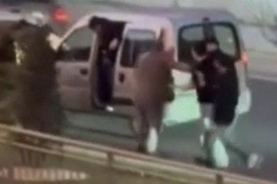 İstanbul Küçükçekmece'de yol verme tartışması tekme tokatlı kavgaya dönüştü