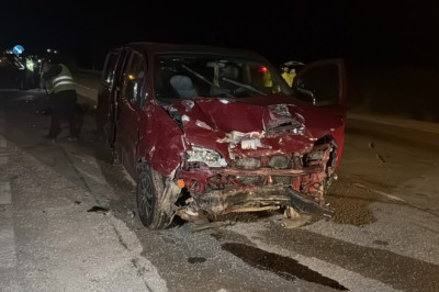 Sivas’ta minibüs hafif ticari araçla çarpıştı: 7 yaralı