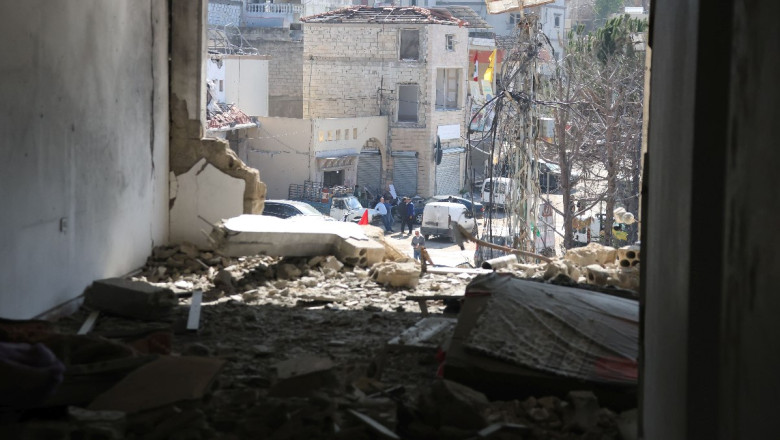 İsrail, Lübnan'da evleri yakarak ateşkesi ihlal etti