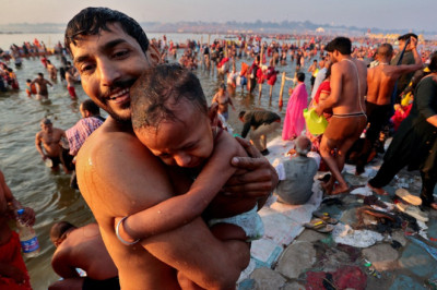Hindistan'da Maha Kumbh Mela Festivali: 500 milyonu aşkın kişi kutsal sularda arındı