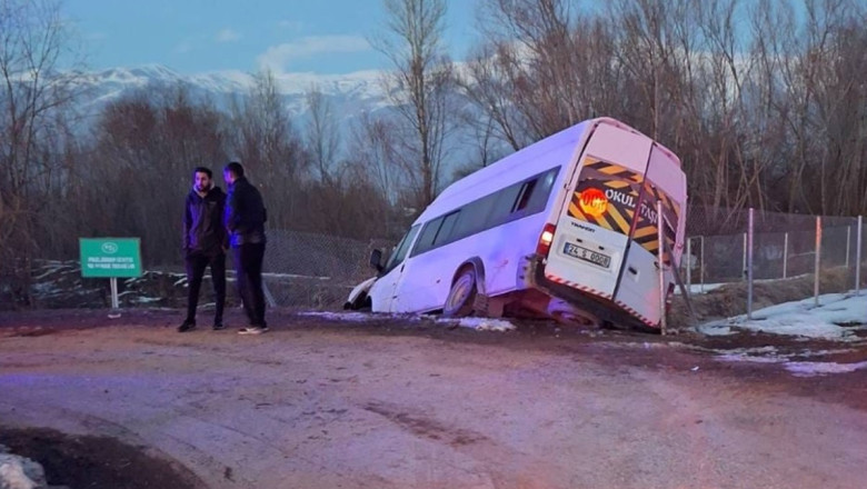 Erzincan'da öğrenci servisi sulama kanalına düştü: 11 yaralı