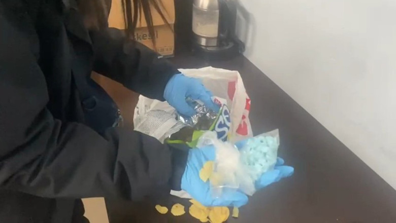 Samsun'da cips ve bisküvi kutusunda uyuşturucu hap ele geçirildi