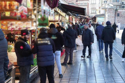İstanbul Eminönü’nde Ramazan yoğunluğu