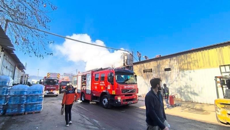 Yalova'da Ahşap Ürünleri Üretim Tesisinde Korkutan Yangın