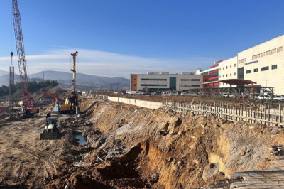 Çöken Yolda Yoğun Mesai