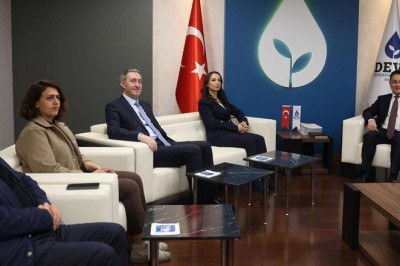 DEM Parti heyeti, DEVA Partisi Genel Başkanı Babacan’ı ziyaret etti