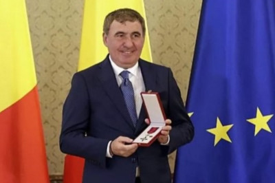 Gheorghe Hagi'ye Romanya'da devlet nişanı verildi