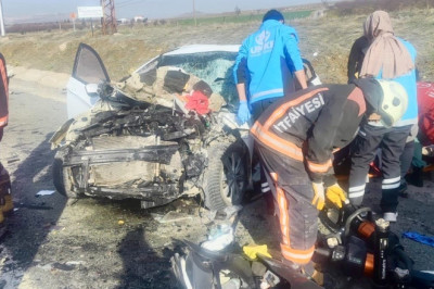 Malatya-Elazığ karayolunda feci kaza: Aynı aileden 3 kişi hayatını kaybetti
