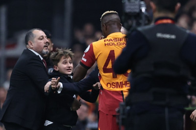 Victor Osimhen, minik hayranını kırmadı