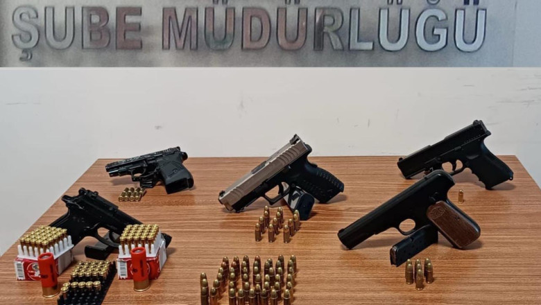 Yalova'da Ruhsatsız Silah Operasyonu: 12 Gözaltı