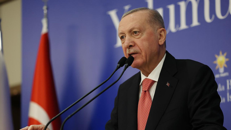 Cumhurbaşkanı Erdoğan: "Bizim muhalefetin müsamerelerine ayıracak vaktimiz yok"