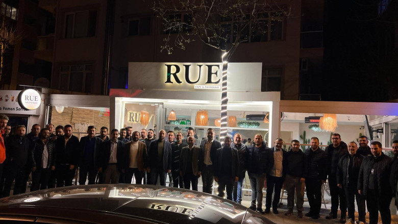 İş İnsanı Sezer Yıldız’dan Dostlarıyla Sahur Buluşması